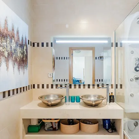 On The Stunning Olhos De Agua 아파트