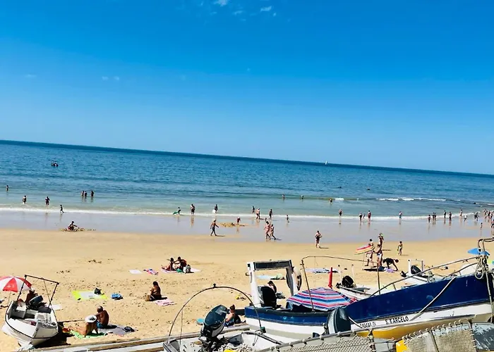 On The Stunning Olhos De Agua アパート アルブフェイラ